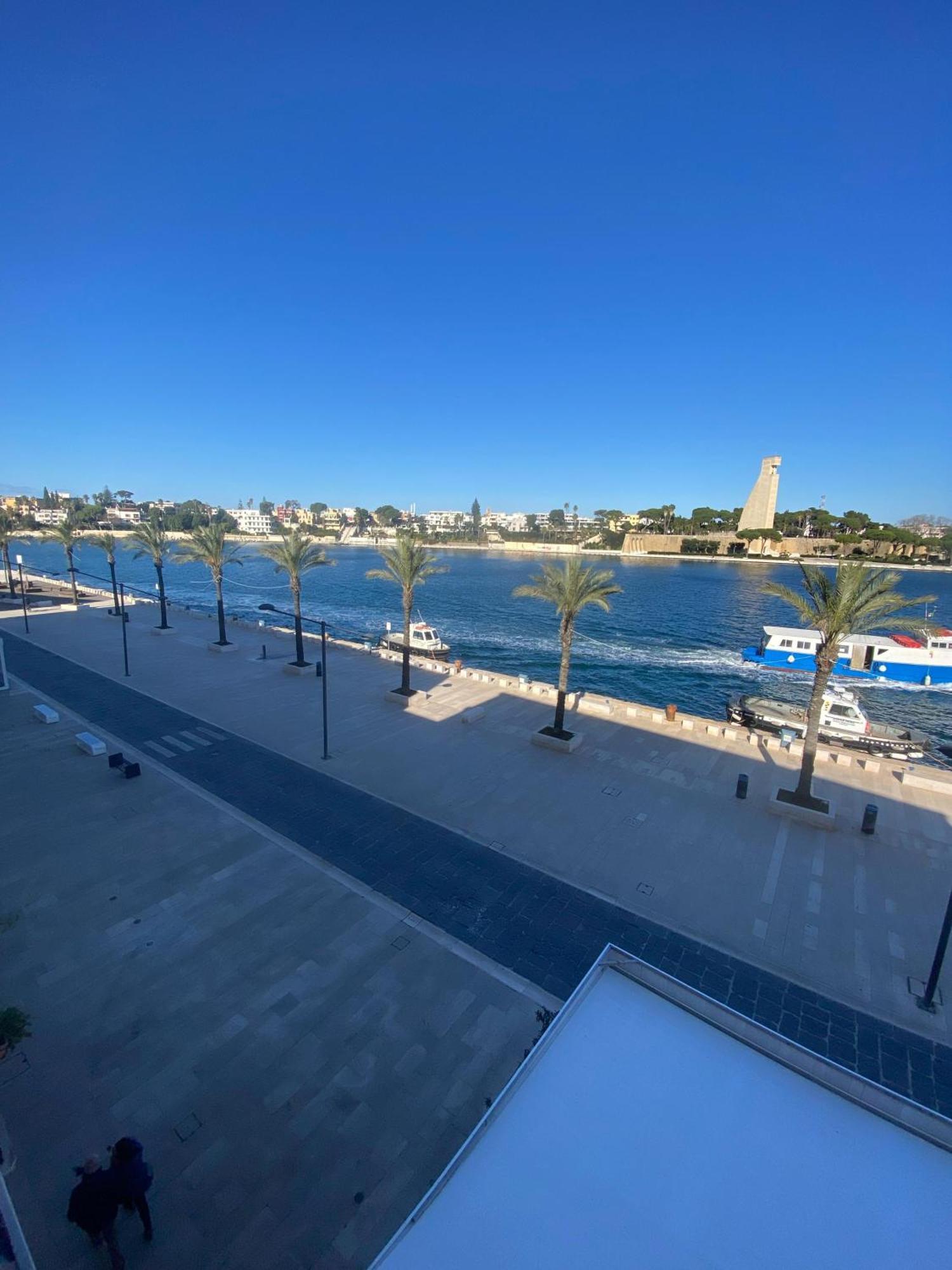 Appartamento Fontanella Deluxe Μπρίντιζι Εξωτερικό φωτογραφία