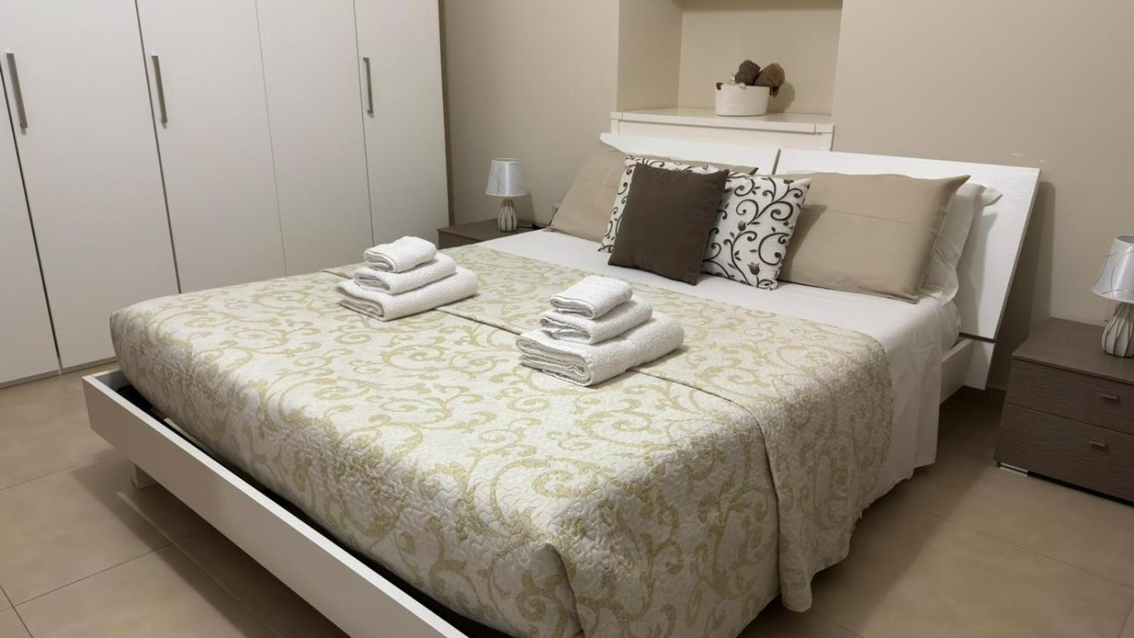 Appartamento Fontanella Deluxe Μπρίντιζι Εξωτερικό φωτογραφία